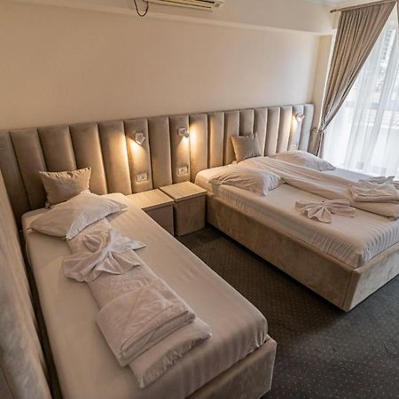Camere De Inchiriat Elisei Temešvár Exteriér fotografie