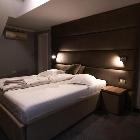 Camere De Inchiriat Elisei Temešvár Exteriér fotografie